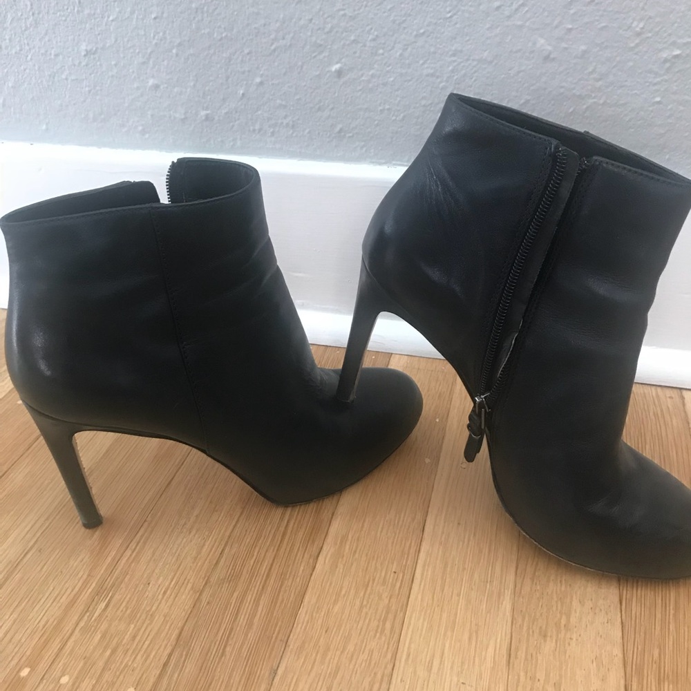 Via Spiga black ankle boot 7.5